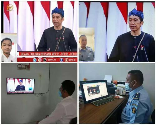Mengikuti acara pidato kenegaraan oleh presiden Jokowi Widodo
